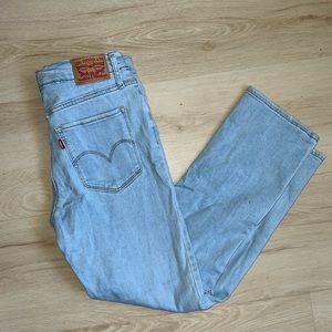 Levi jeans